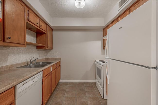 APT-2 - 1329 Windsor St, Home with 2 bedrooms, 1 bathrooms and null parking in Huntsville TX | Image 12