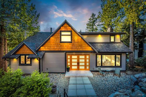 130 Oceanview Pl, Lions Bay, BC, V7W3G7 | Card Image