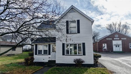 322 E 4th St, Dover, OH, 44622-1820 | Card Image