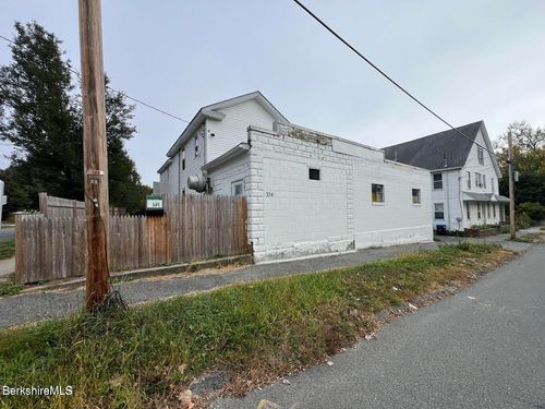 334 Columbus Ave, Pittsfield, MA, 01201-5046 | Card Image