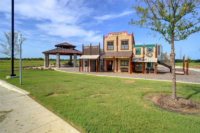11221 Ranchera Dr, House other with 3 bedrooms, 2 bathrooms and null parking in Aubrey TX | Image 20