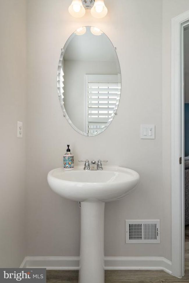 9520 Barnes Loop, Townhouse with 3 bedrooms, 4 bathrooms and null parking in MANASSAS VA | Image 16