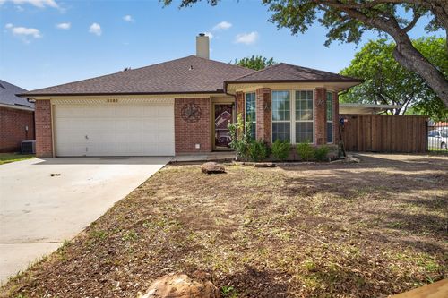 3103 Morning Meadow Ln, Grand Prairie, TX, 75052-7833 | Card Image
