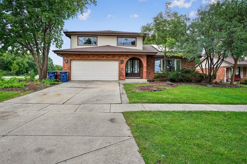 7501 Cambridge Rd, Darien, IL, 60561-4314 | Card Image