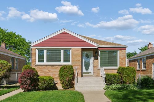204 Bohland Ave, Bellwood, IL, 60104-1235 | Card Image