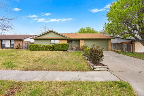 909 N 4th St, Copperas Cove, TX, 76522-1849 | Card Image
