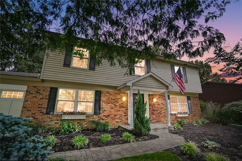 8734 Apalachee Dr, Symmes Twp, OH, 45249-2502 | Card Image