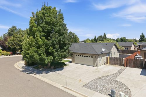 3537 Bellerock Dr, Anderson, CA, 96007-2733 | Card Image