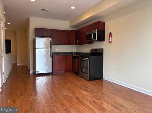 332 N 41st St, PHILADELPHIA, PA, 19104-2291 | Card Image