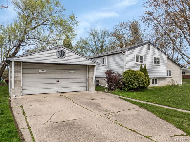 31209 Blair Dr, House other with 3 bedrooms, 2 bathrooms and null parking in Warren MI | Image 24
