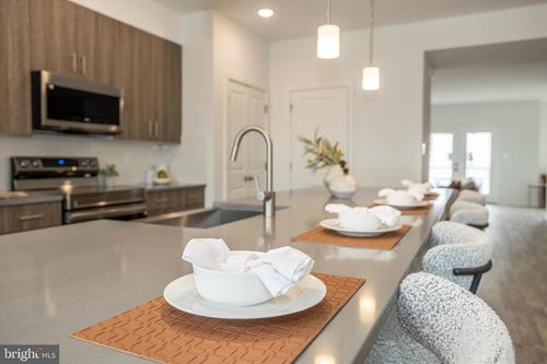 718 Iron Forge Rd, FREDERICK, MD, 21702-1684 | Card Image