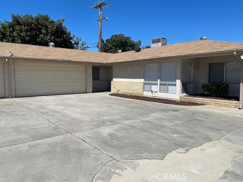 878-876 W Whittier Ave, Hemet, CA, 92543-5806 | Card Image