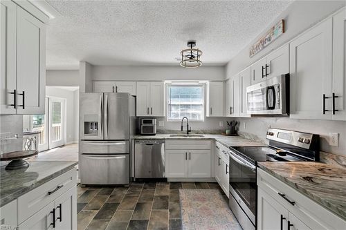 7665 Thacher Dr, Toano, VA, 23168-9057 | Card Image