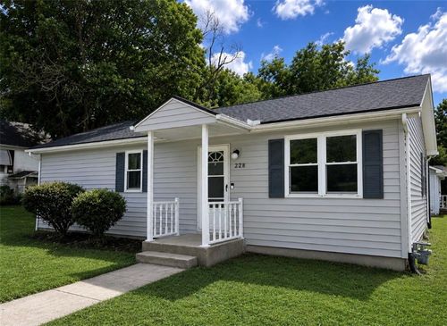 228 S Main St, Liberty, MO, 64068-3636 | Card Image