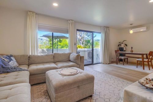 40-2722 Ariane Dr, San Diego, CA, 92117-3422 | Card Image