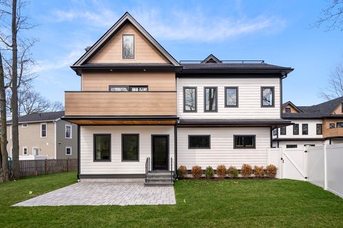 a-224 Auburn St, Auburndale, MA, 02466-2407 | Card Image