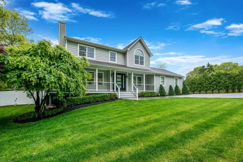 56 N Woods Rd, Baiting Hollow, NY, 11933-2310 | Card Image