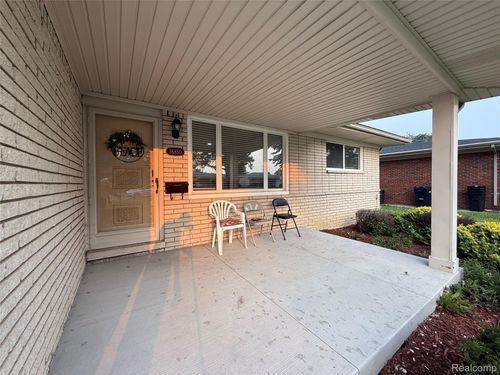 36850 English Dr, Sterling Heights, MI, 48310-4333 | Card Image
