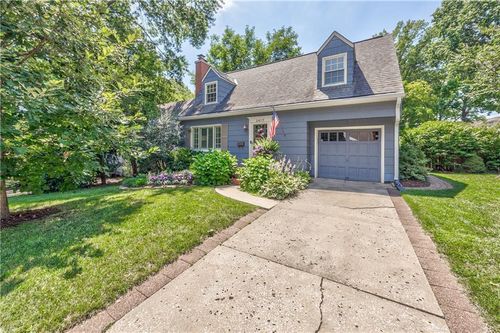2417 W 49th Ter, Westwood, KS, 66205-1927 | Card Image