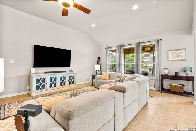 917 Miraflores, House other with 3 bedrooms, 4 bathrooms and null parking in Cibolo TX | Image 13
