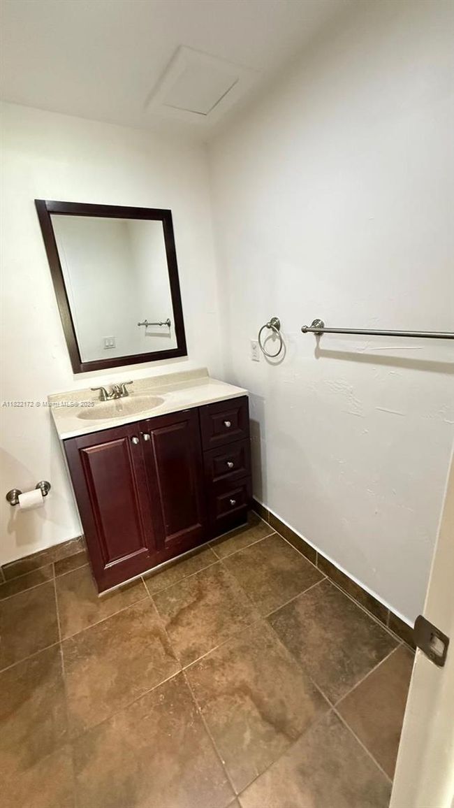 APT-412 - 3860 Ne 170 Th St, Condo with 2 bedrooms, 2 bathrooms and null parking in North Miami Beach FL | Image 18