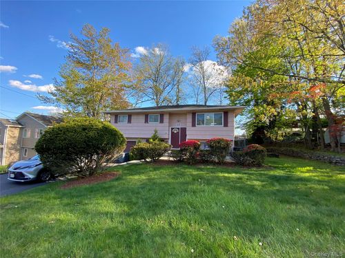 12 Merrick Dr, Spring Valley, NY, 10977-2501 | Card Image