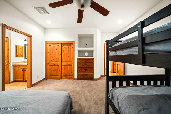 Oversized Guest Suite | Image 22