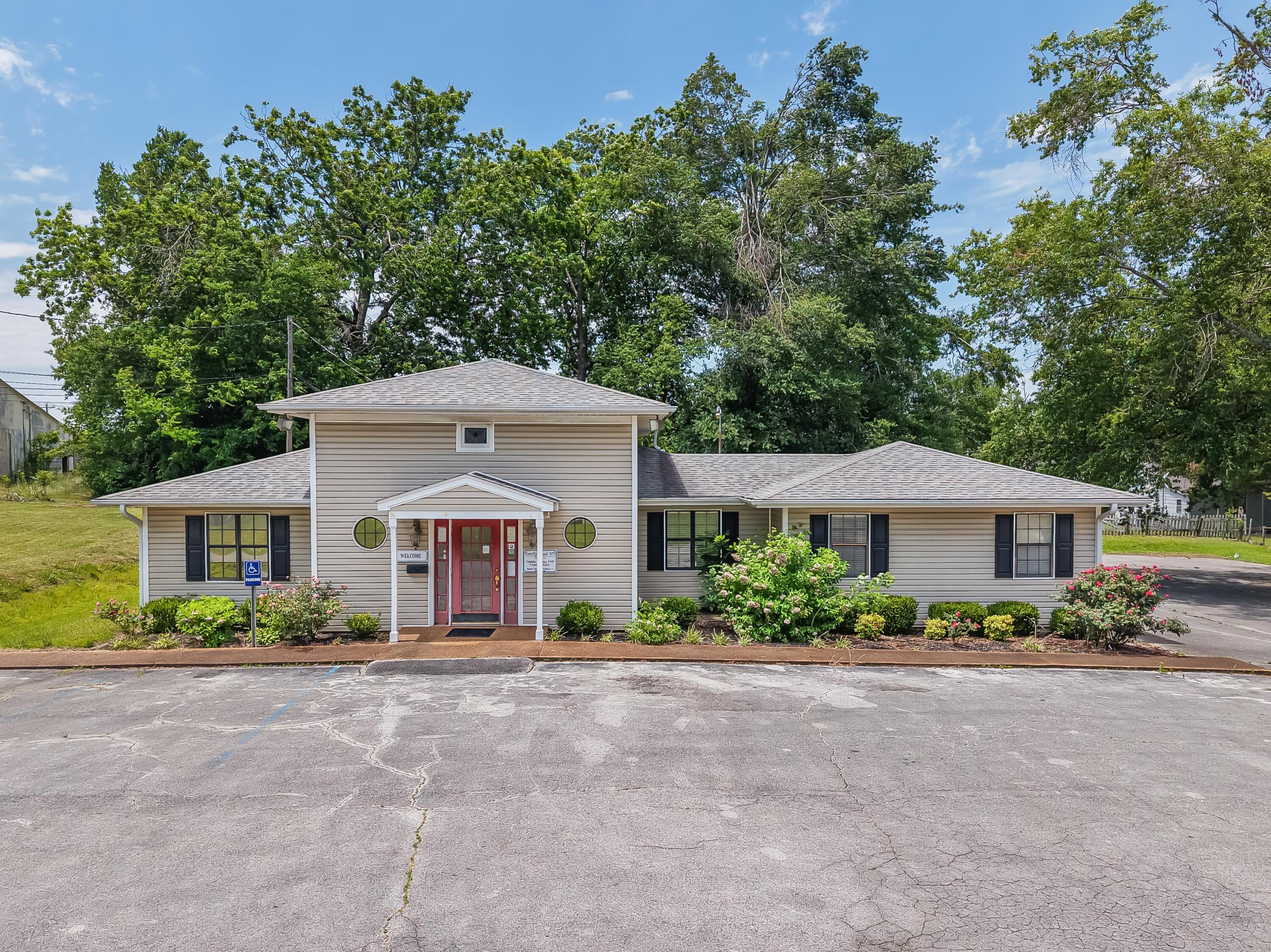 101 Mimosa St, Booneville, MS 38829