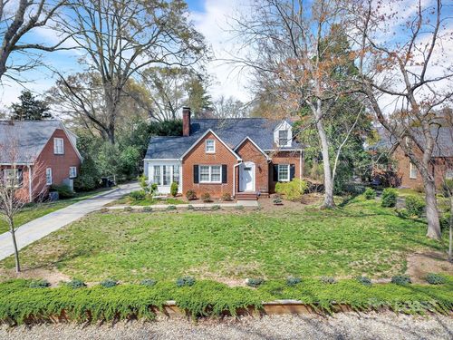 1221 Oakwood Ave, Gastonia, NC, 28052-7561 | Card Image