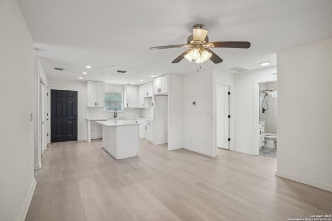 620 W Euclid Ave, House other with 2 bedrooms, 1 bathrooms and null parking in San Antonio TX | Image 15