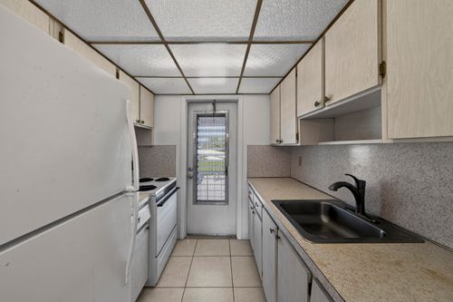 209-2551 W Golf Blvd, Pompano Beach, FL, 33064-3282 | Card Image
