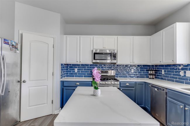B-59625 Twin Pines dr, Lyon Twn-Inside-17.jpg | Image 23