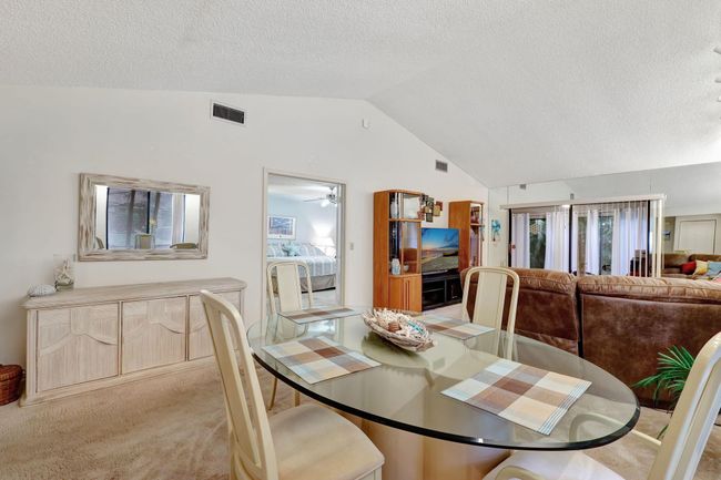 10088 Shadywood Pl, Condo with 2 bedrooms, 2 bathrooms and null parking in Boynton Beach FL | Image 10