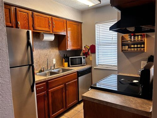 apt-8a-2501 Gulf Fwy, Dickinson, TX, 77539-3240 | Card Image