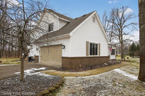 5150 Edward James Dr, Howell, MI, 48843-7963 | Card Image