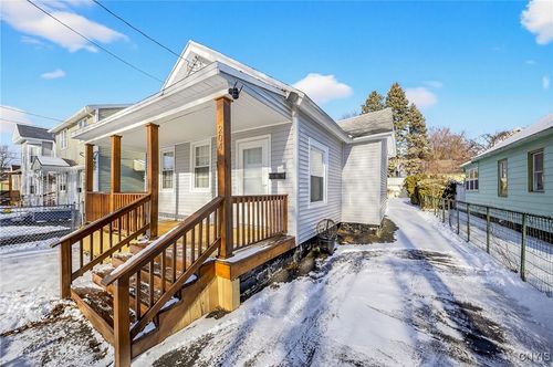 204 Davis St, Syracuse, NY, 13204-3616 | Card Image