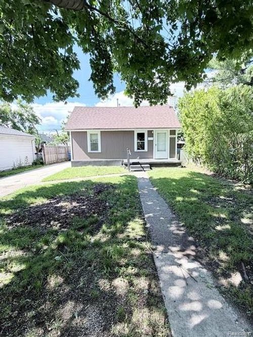 8661 Dodge Ave, Warren, MI, 48089-2403 | Card Image