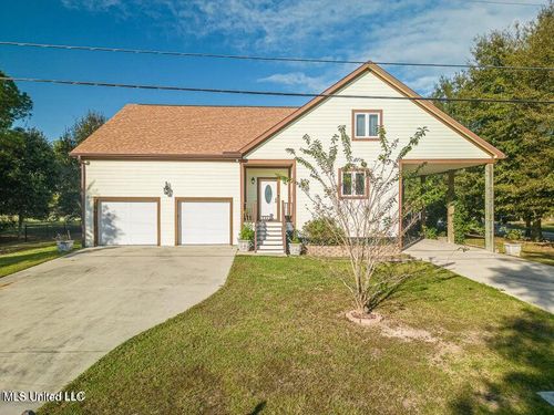 13 Chantilly Ter, Bay Saint Louis, MS, 39520-3915 | Card Image