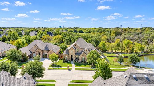 9100 Northampton Dr, North Richland Hills, TX, 76182-1539 | Card Image