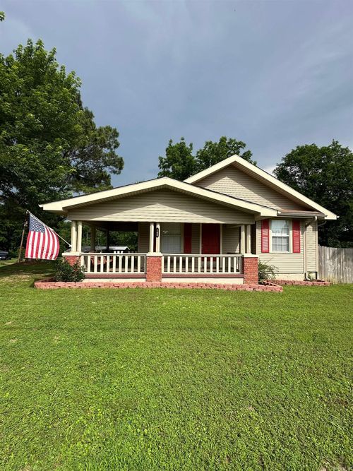 160 N Oak St, Newark, AR, 72562-8800 | Card Image