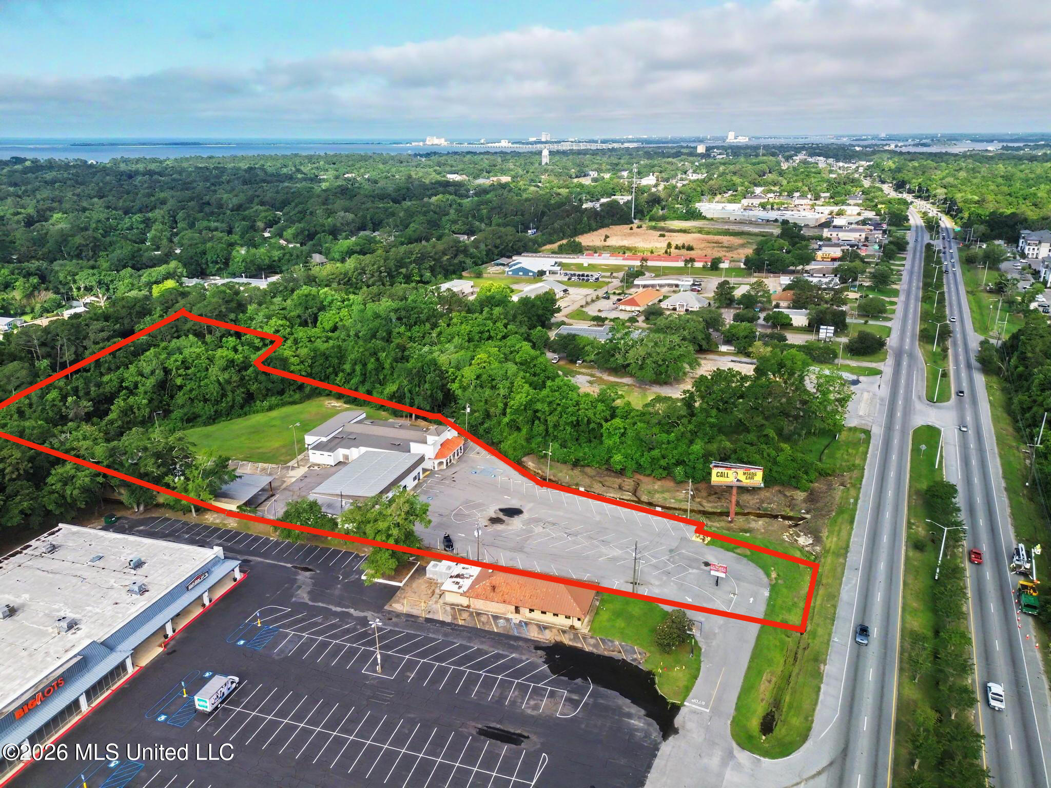 2596 Bienville Blvd, Ocean Springs, MS 39564