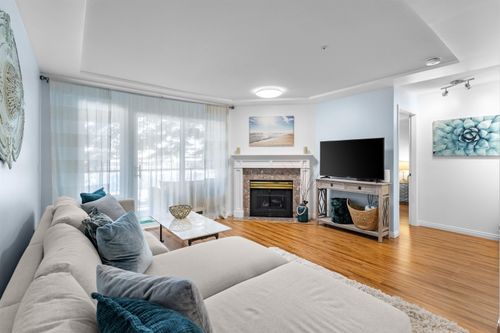 206-20433 53 Ave, Langley, BC, V3A7A6 | Card Image
