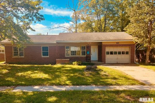 702 S Dixon Ave, Carbondale, IL, 62901-2320 | Card Image