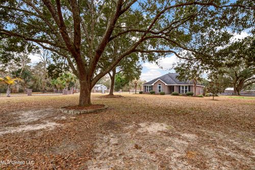 14171 Jim Byrd Rd, Biloxi, MS, 39532-8267 | Card Image