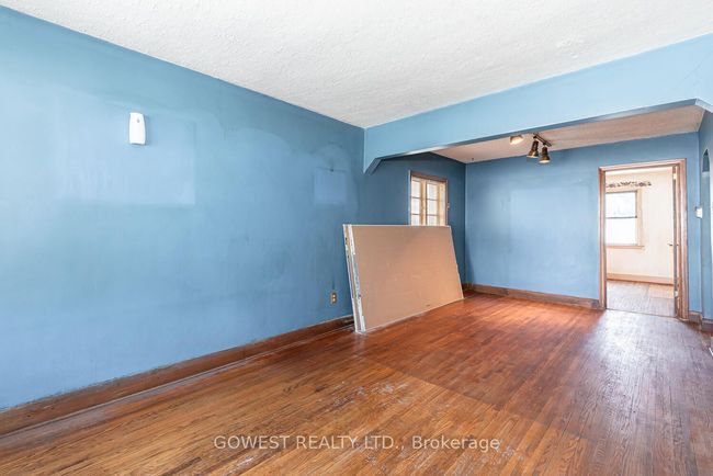 331 Lumsden Ave, House other with 3 bedrooms, 1 bathrooms and 1 parking in East York ON | Image 4