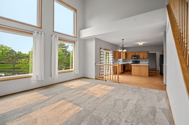 Enjoy the grand feeling of this space! | Image 10