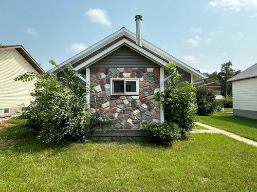 {{alt}} | Card Image