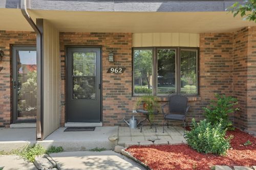962 Jordan Cir, Schererville, IN, 46375 | Card Image