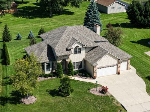 3260 E James Dr, OAK CREEK, WI, 53154-6538 | Card Image