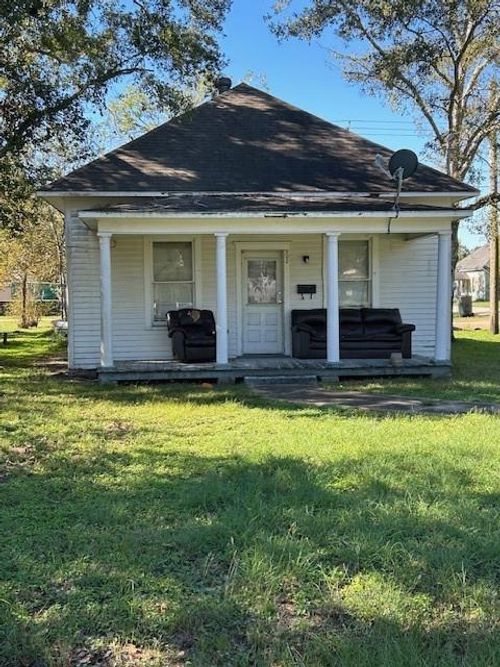 502 Oscar St, El Campo, TX, 77437-5524 | Card Image